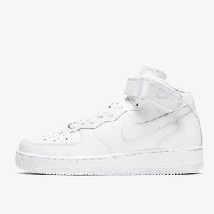 Nike Air Force 1 07 Size 8